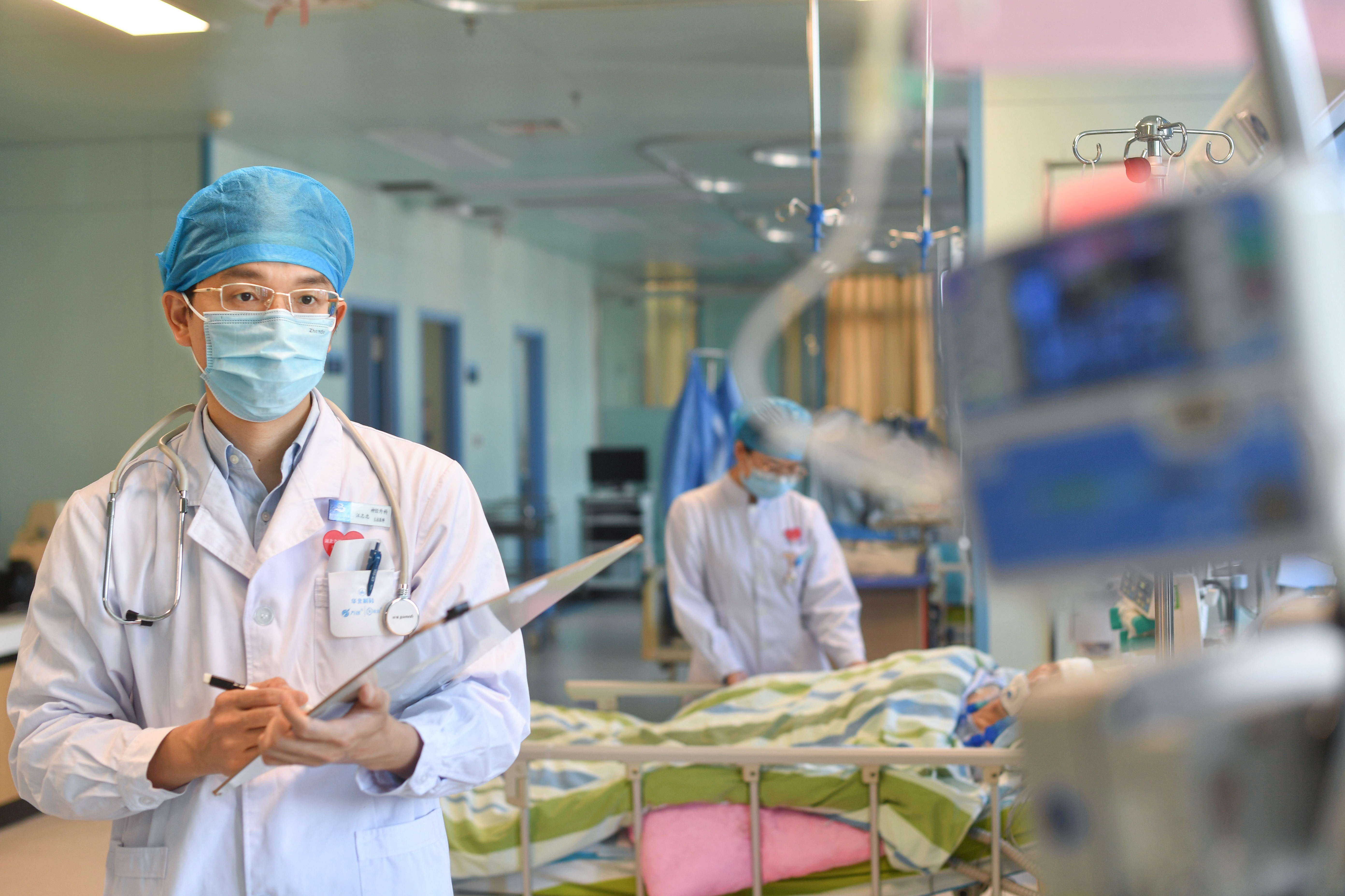 看他如此年轻俊秀……”一封感谢信牵出一名医患“沟通达人”