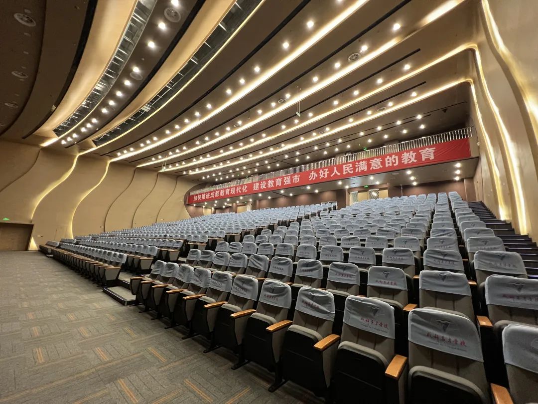 鎴愰兘鑻辨墠瀛︽牎鎺㈡牎,鎺㈡牎鎴愰兘鑻辨墠瀛︽牎