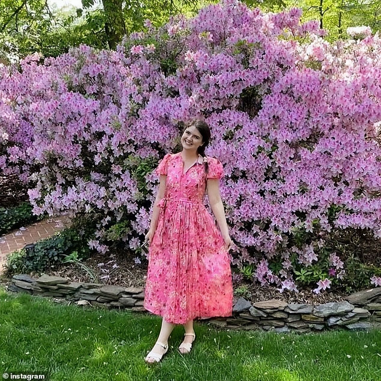 女子花1美元拍下旧钱包,未料是大牌百年前作品,镶着12颗真宝石