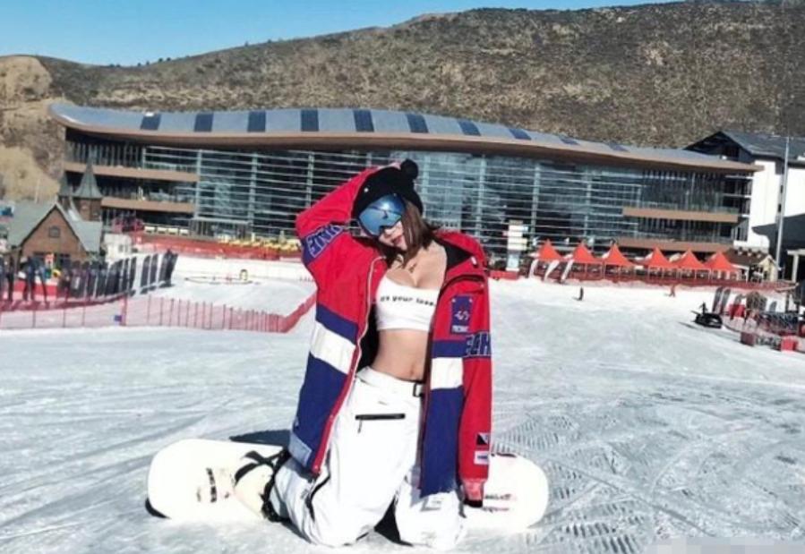 2020年,大四女生刘安在天门山翼装飞行时遇难,极限运动值得吗?