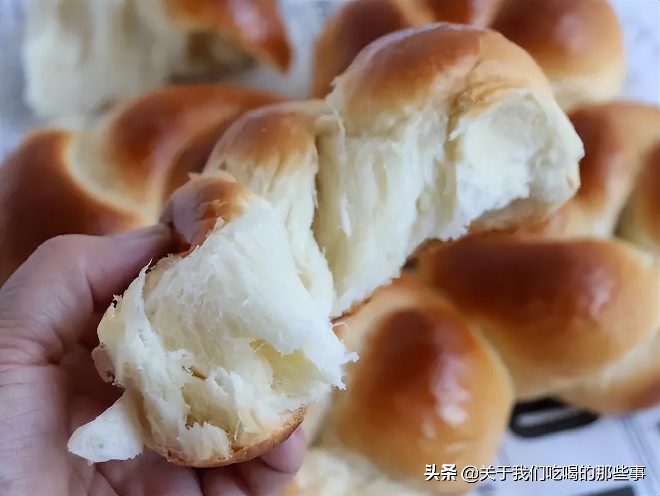 高筋粉中筋粉和低筋粉有什么区别,如何辨别面粉是中筋高筋还是低筋