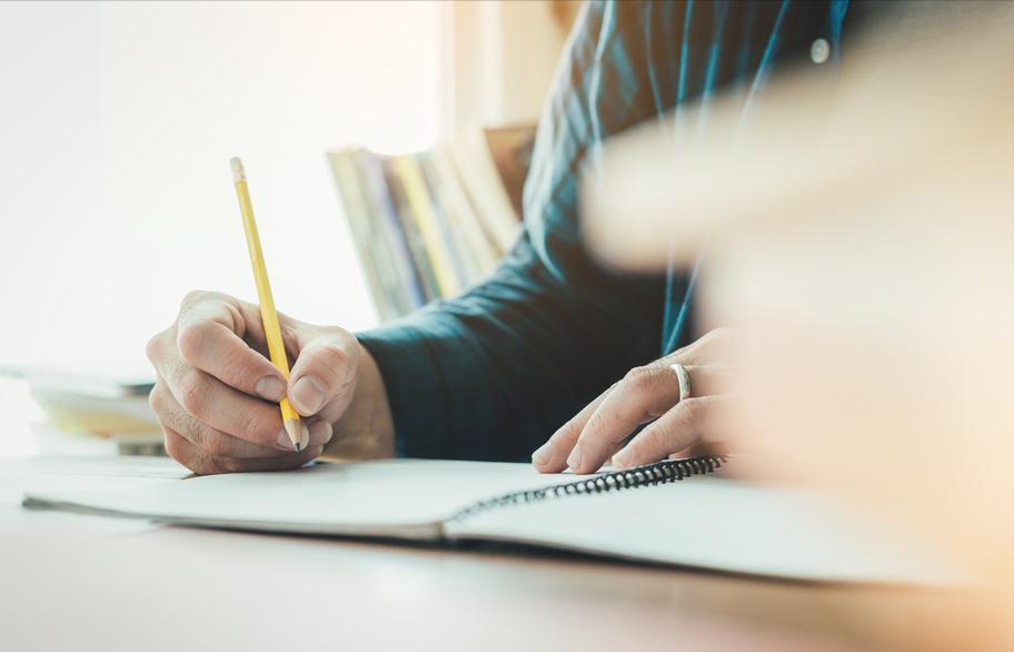 寄快递海运到英国需要15kg起步吗,寄行李到英国