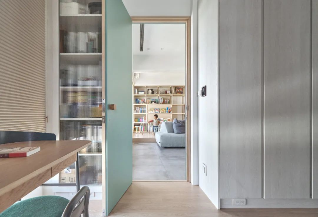 她家仅85㎡，却装下了一个「游乐园」，家居氛围太棒了