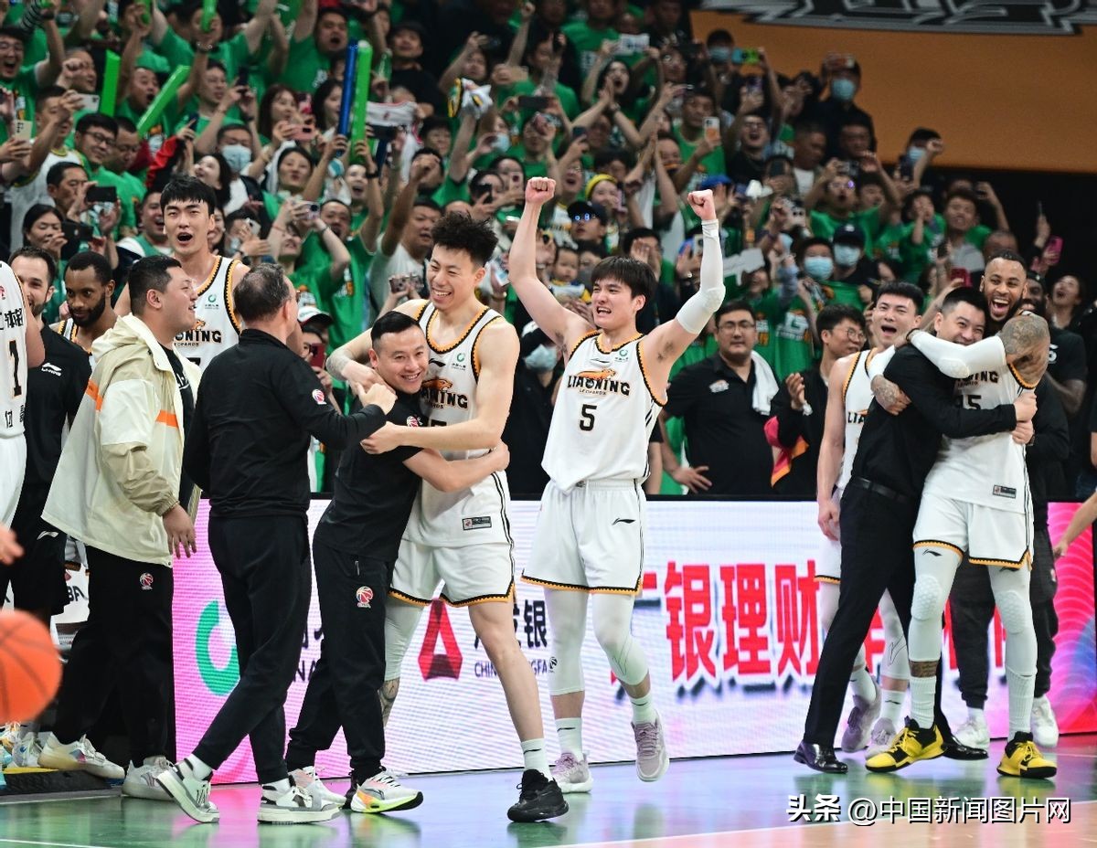 辽宁队cba总冠军颁奖仪式,辽宁队cba总冠军谁是教练