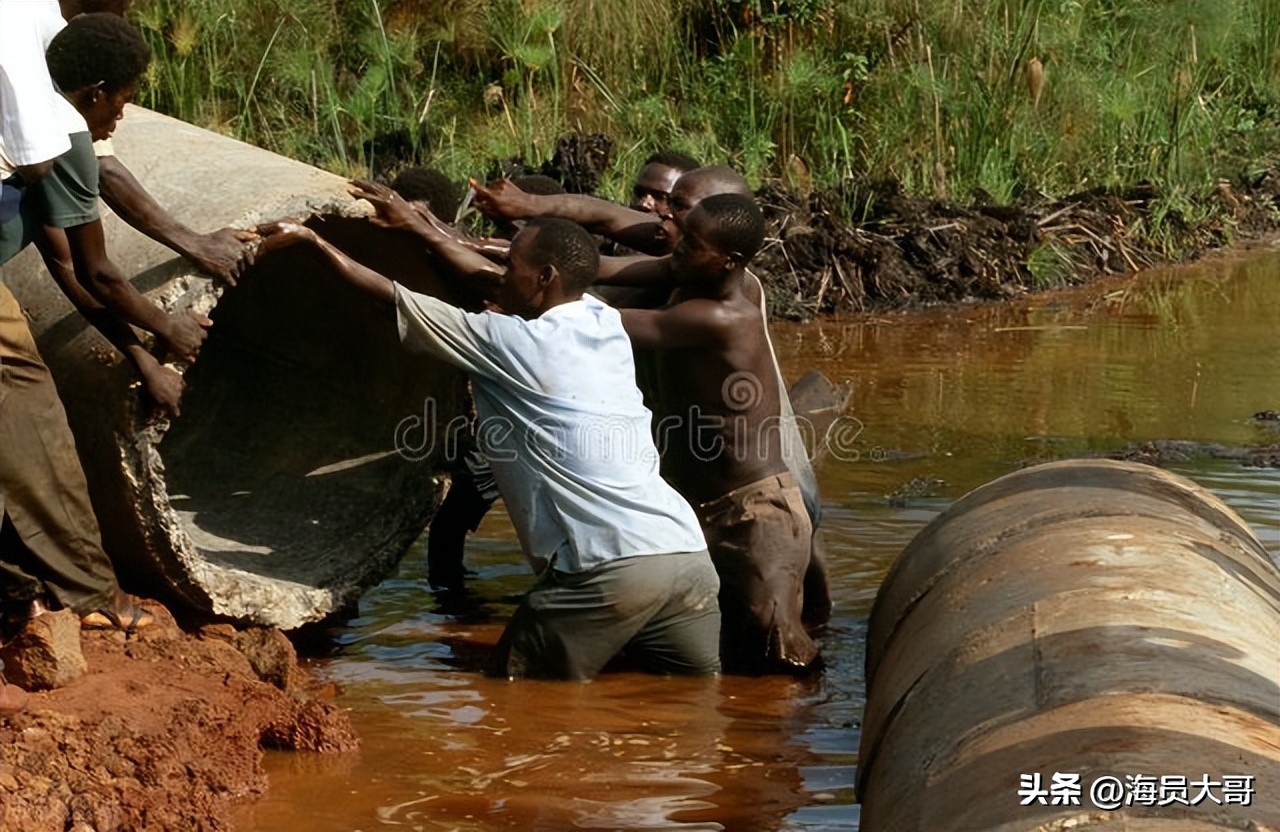 被迫去国外打工,去乌干达带保镖