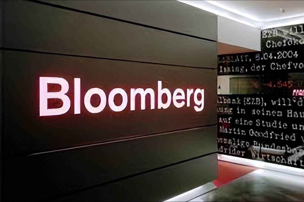 近日美国与日本同时发布对中国入境游客进行强制检查的通知