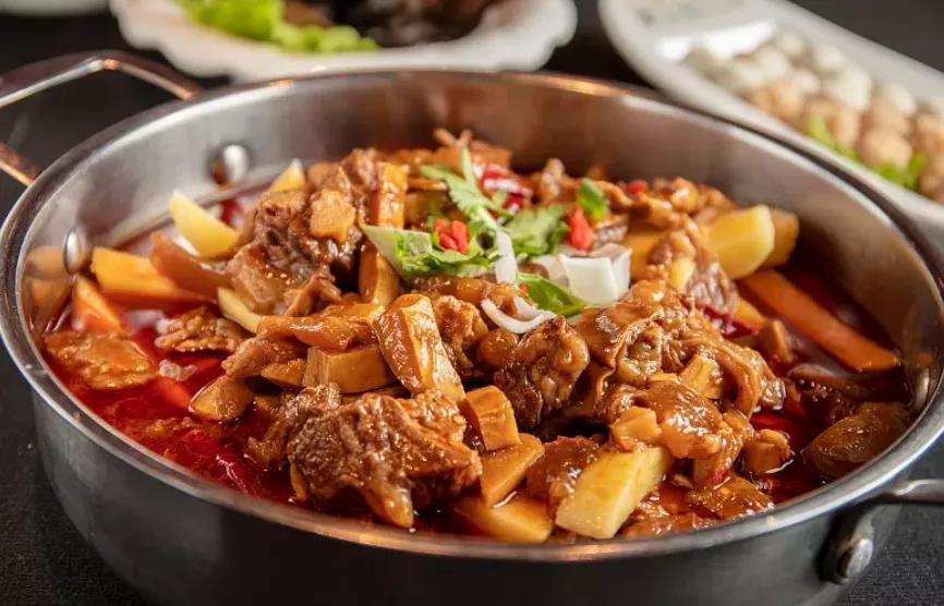 冬天天气冷手脚冰凉是怎么回事,天气越来越冷到了手脚冰凉的时候