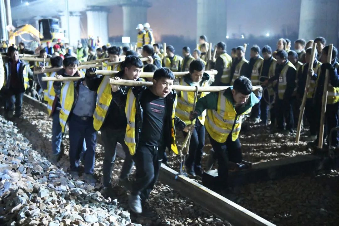 河南濮阳确诊2人，无症状2人/郑州发布紧急提醒：请立即报备，主动检测/省外入郑、返郑人员需持核酸证明