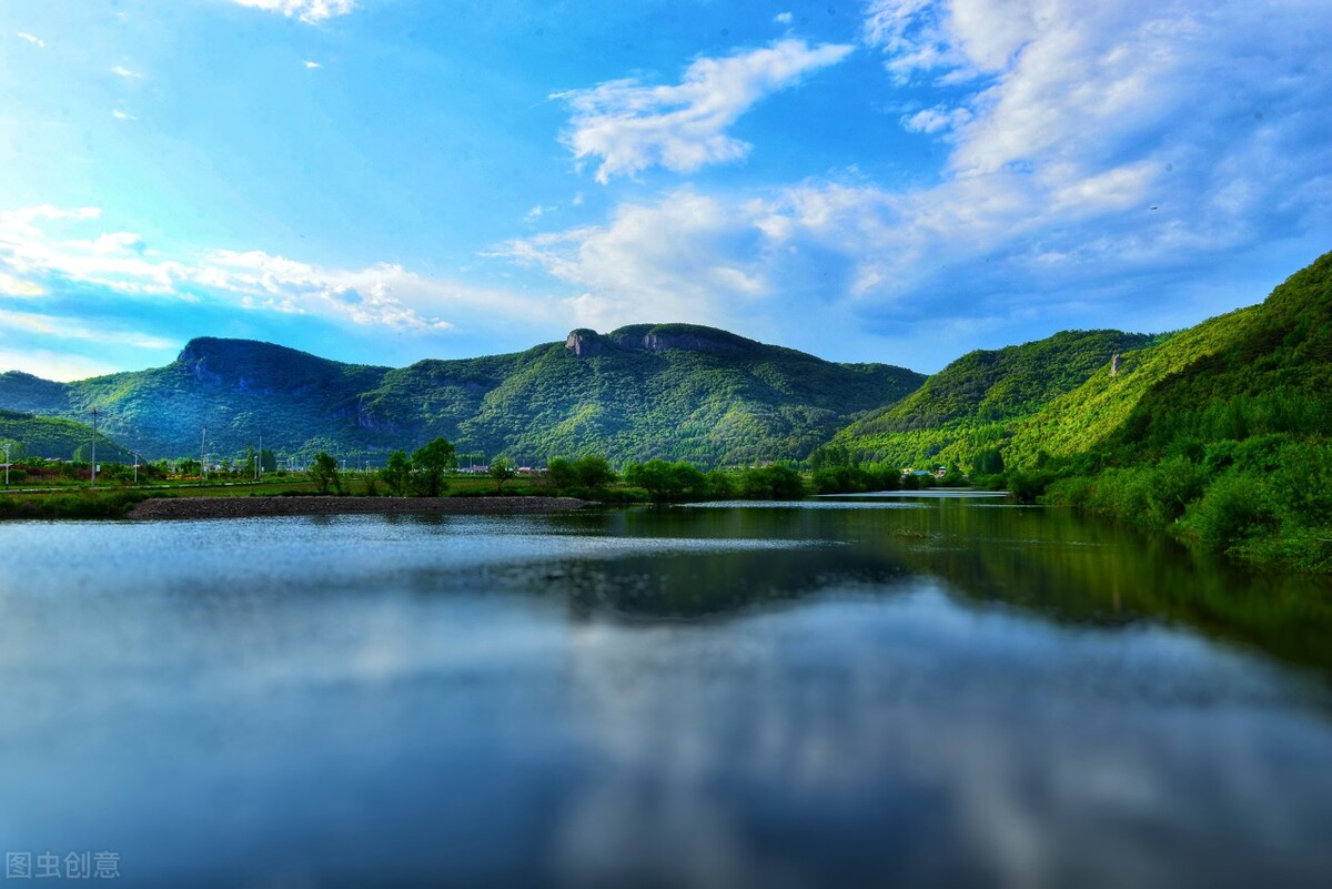 一花一世界一叶一菩提,一花一世界一叶一菩提本来无一物
