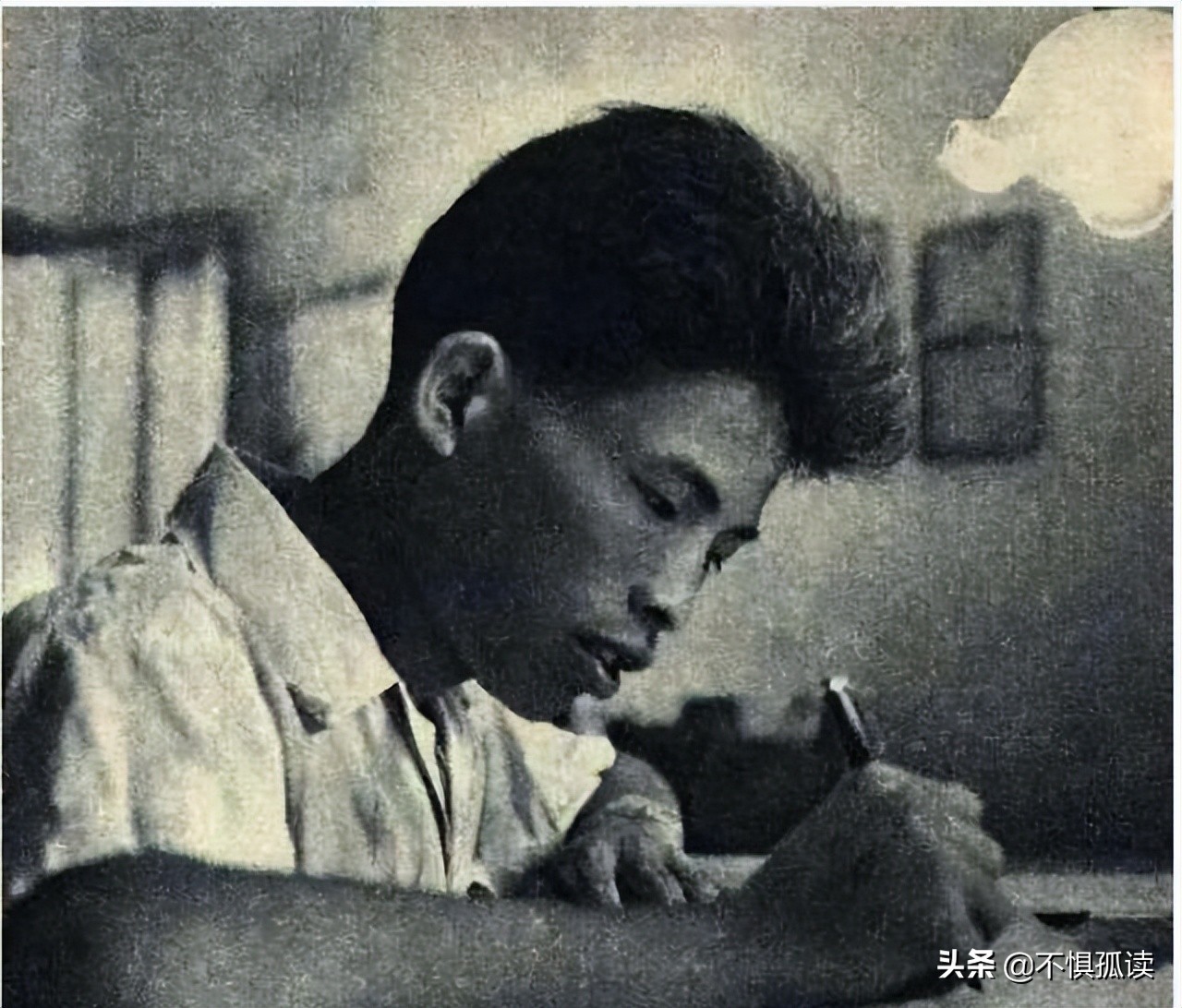 鲁迅玩伴闰土57岁病逝留下5子,鲁迅幼时好友闰土真实存在吗
