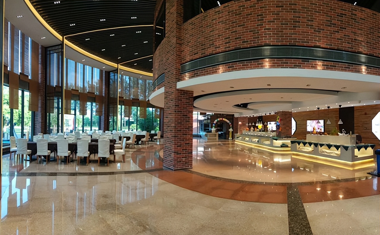 中国足协下设30个正处级机构,足协内部现共有18个部门