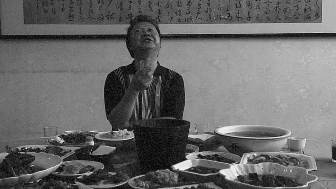 自称“野路子”出身，他却拍出口碑异常火爆的神片