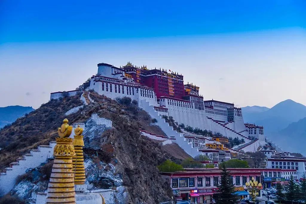 7月24日|浓浓援藏情，沪藏一家亲珠穆朗玛峰、扎什伦布寺9日“上海-日喀则”援藏旅游包机活动