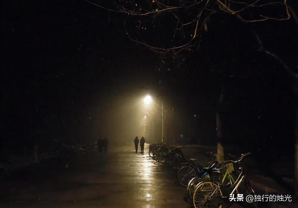 16岁的高中生，用极其恶毒的手段，治愈自己扭曲变态的童年