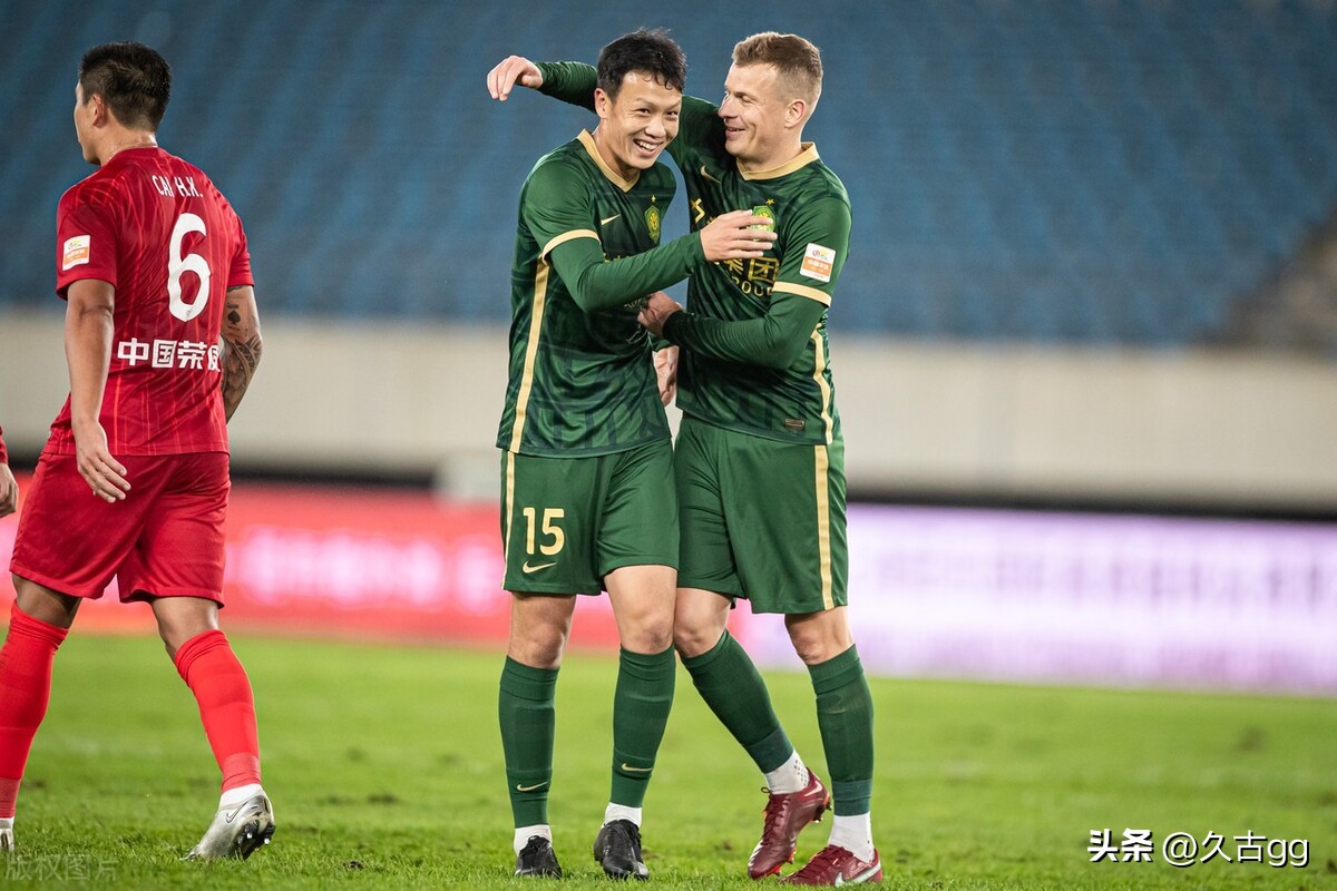 露宿街头只为不打扰民众,露宿街头