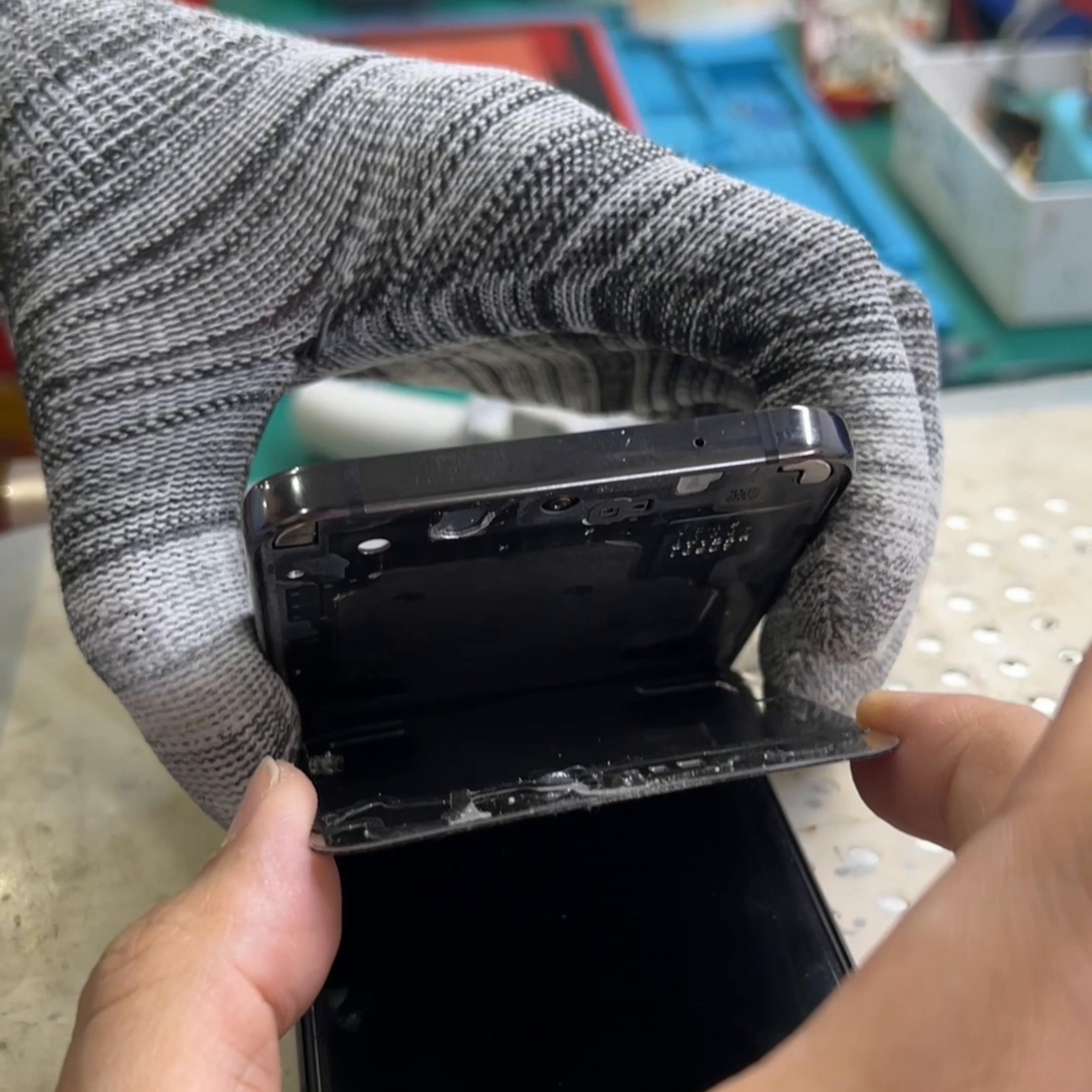 三星手机四代小折叠屏,三星上下折叠手机老款和新款