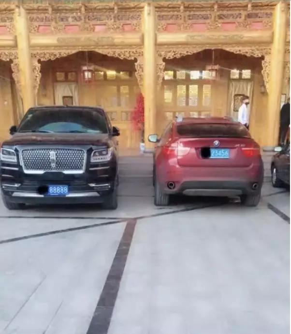 广东偶遇广西豪车,广东车主林肯领航员