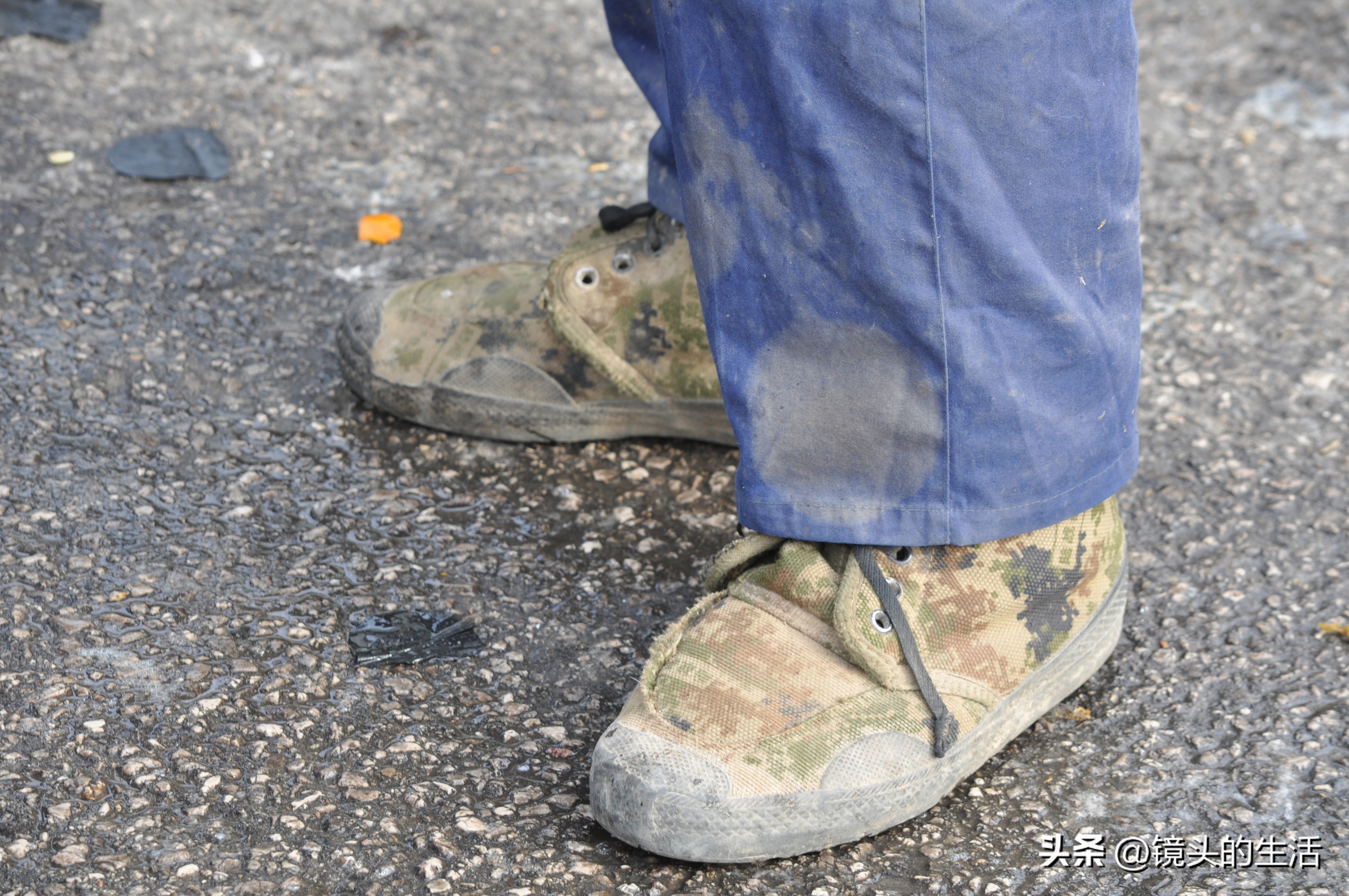 73岁“山大王”一生未娶，住草房搬山上，半天工钱15元看咋回事