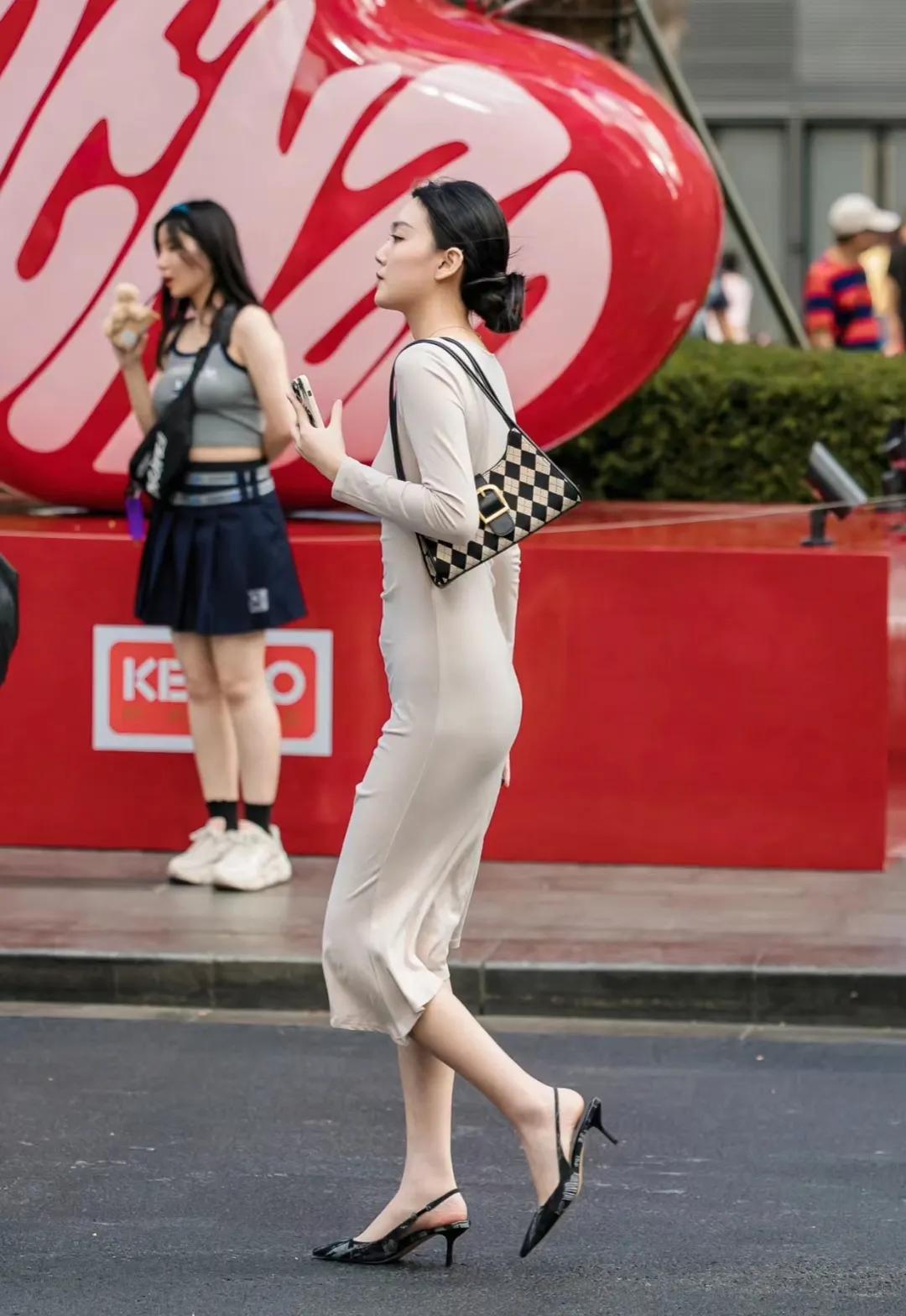 深圳市时尚街拍,穿衣风格干净有气质街拍