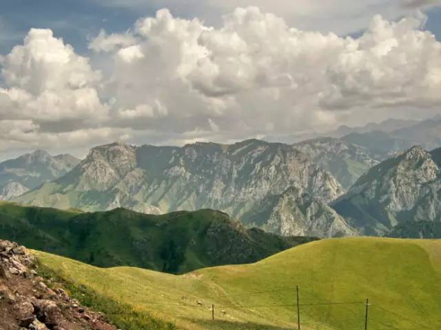 这条惊艳奇绝的公路,行走在天山脊梁上的最美景观公路