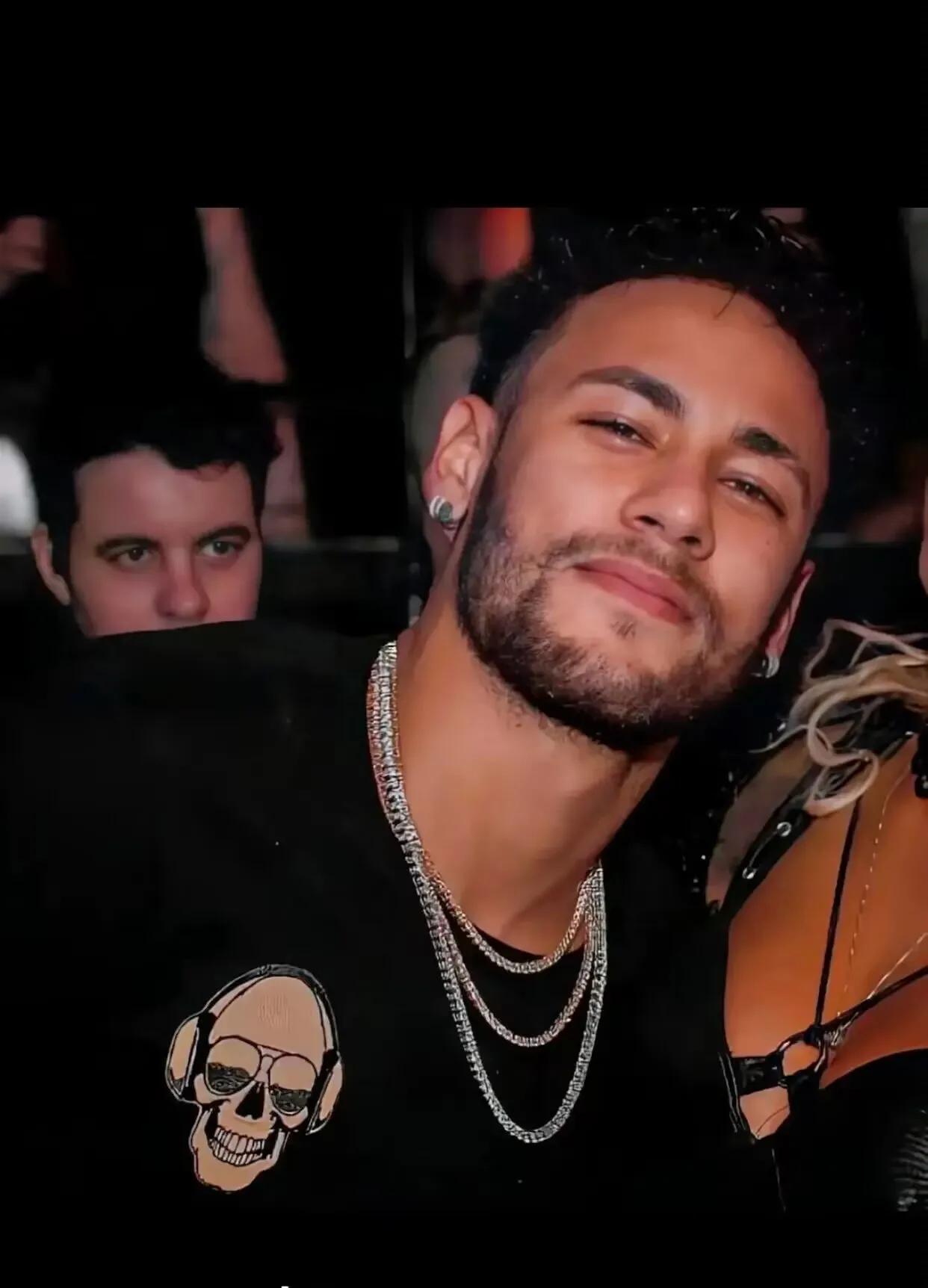 内马尔的迷人之处,内马尔从小到大的经历