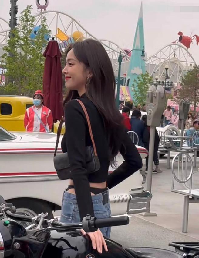 姣斿熀灏兼吵琛ｅ鍥芥槑鏄熼伄鑲夌┛鎼浘,鏄庢槦娉宠。澶栫┛闇茶叞椋庢牸