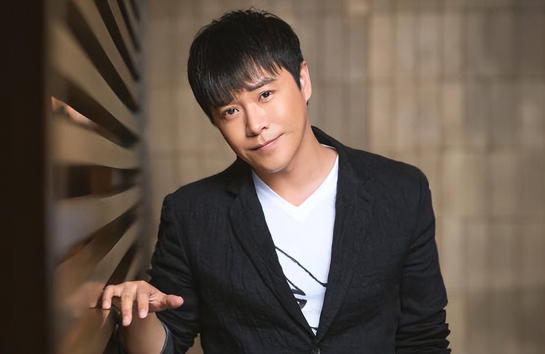 陈思诚逛夜店,陈思诚现身酒店视频