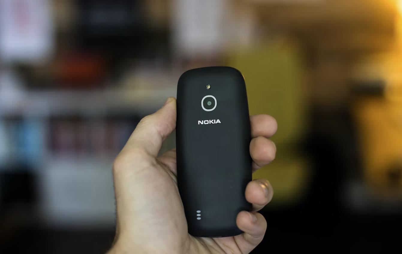 靠副业年入百亿，连苹果都得乖乖交钱，诺基亚为啥还没凉？