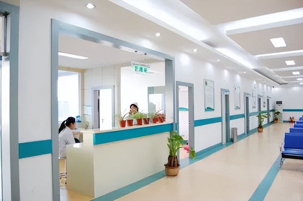 小伙月入过万，买双布鞋的钱还得靠偷，妻子直言：有前科才不给钱