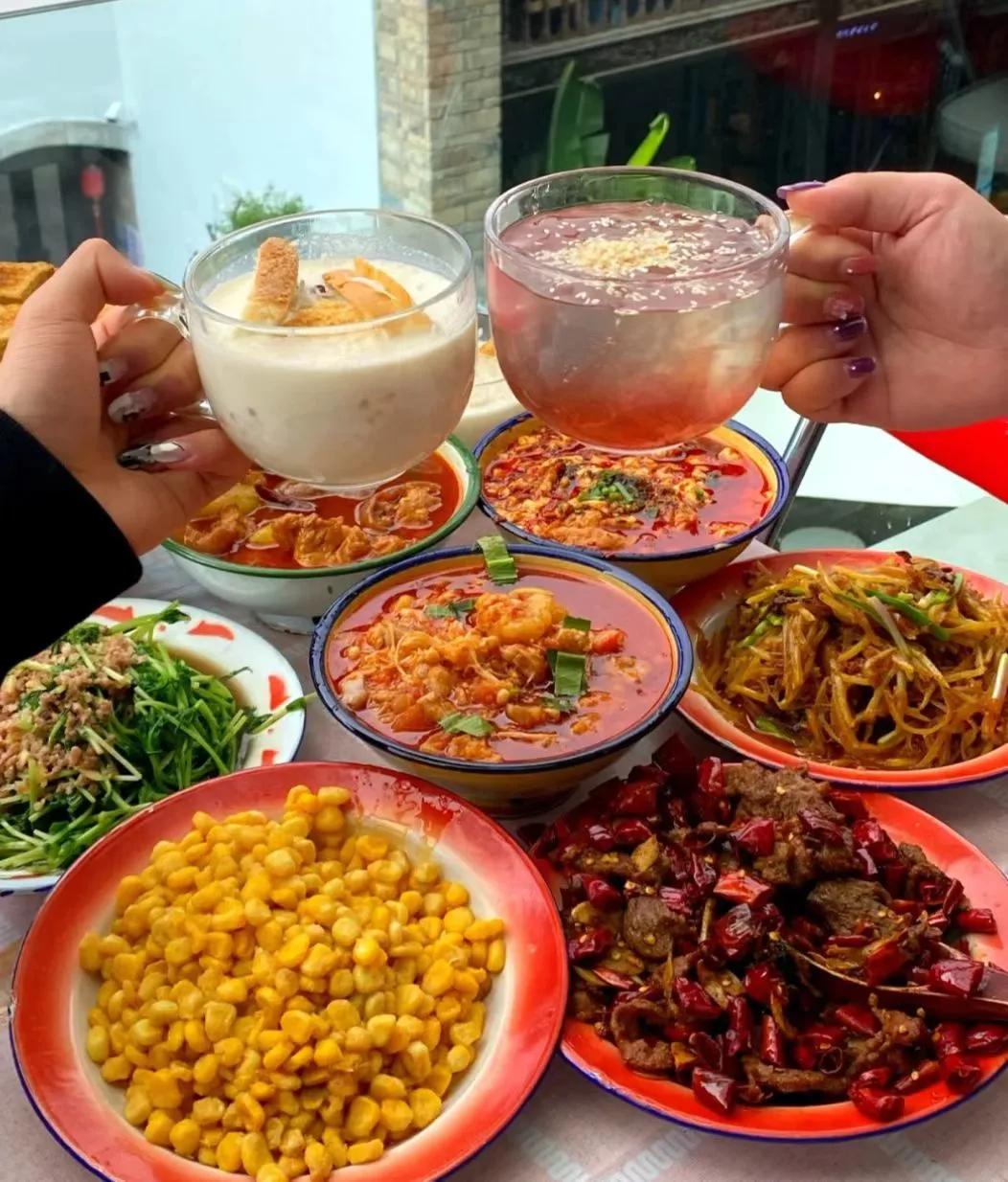 昆明及周边特色川滇味餐厅,昆明市藏在巷子里的老火锅