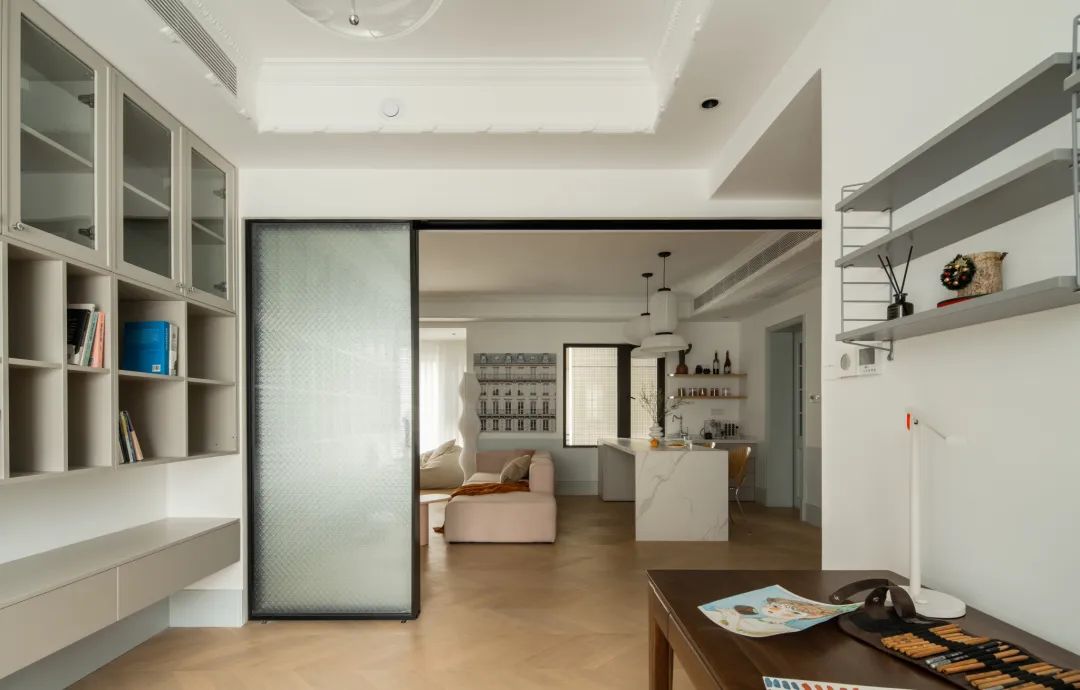 四川成都一个女人装修房子,12平方女主卧室装修