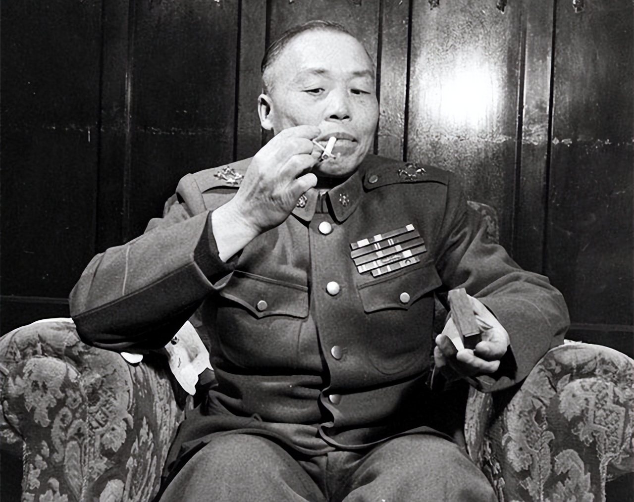 李宗仁得知，毛主席用12万美元买下他的假货后，为何连呼：识货