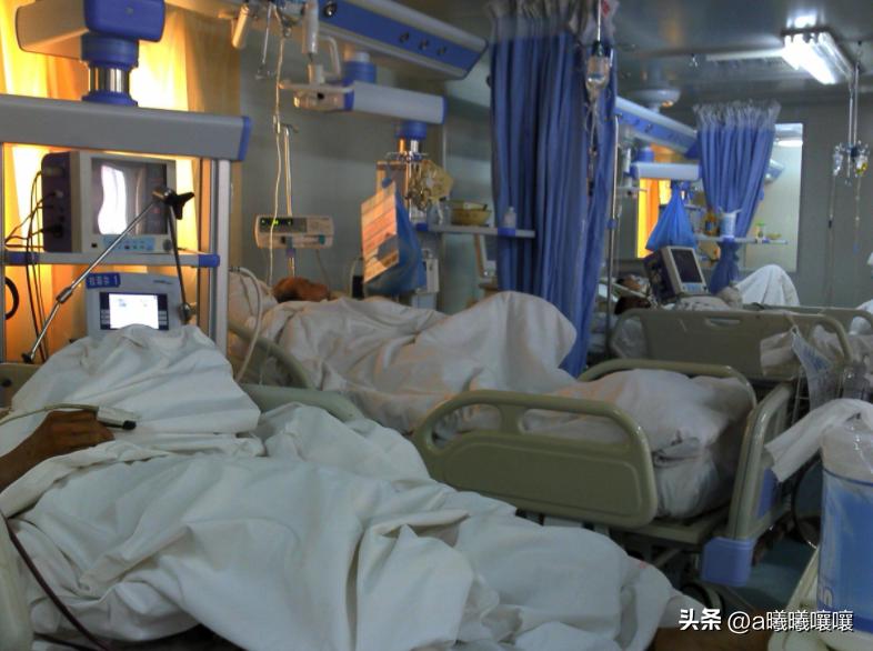 越南老人行善20年,越南一名俗家和尚长出超长耳垂