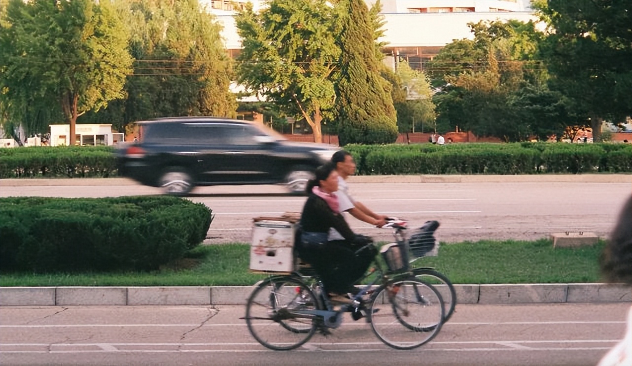 为什么朝鲜街头没有商业广告,朝鲜为什么很少看到车