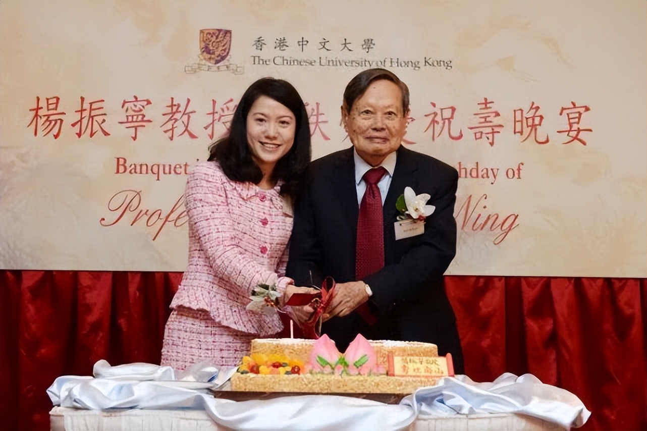 刘诗昆与孙颖及小孩合影,刘诗昆孙颖感情经历