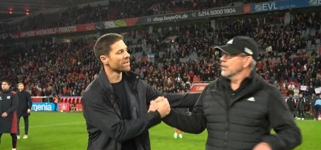 2-3上演狂飙！PK德甲第1高中锋，贡献1射1传的他，居然是后卫？