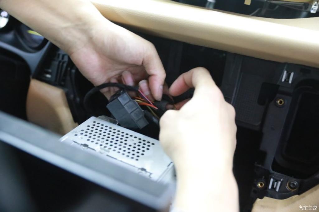 保时捷rwb改装过程 (保时捷carrera改装案例)