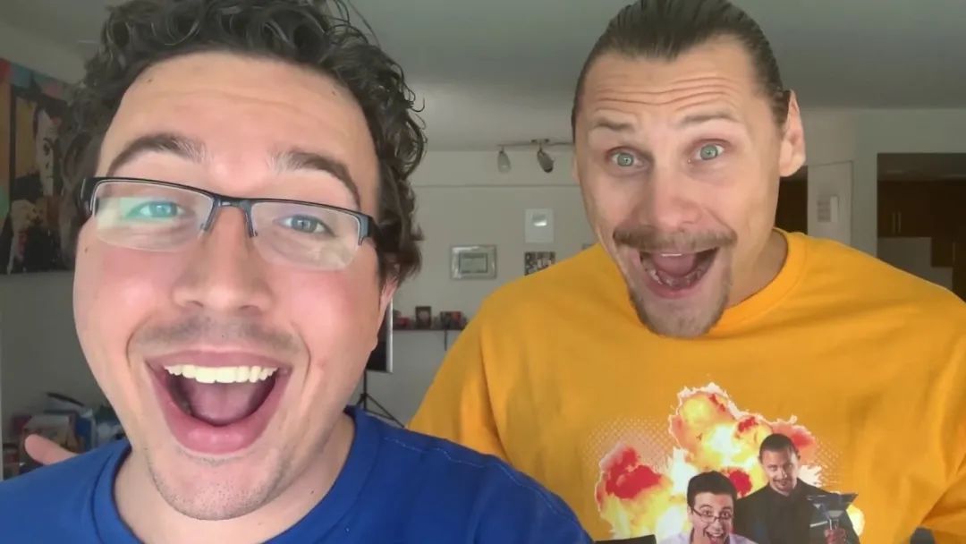 用伟哥、蟑螂和臭气弹，几位侠客对印度诈骗团伙进行了正义制裁