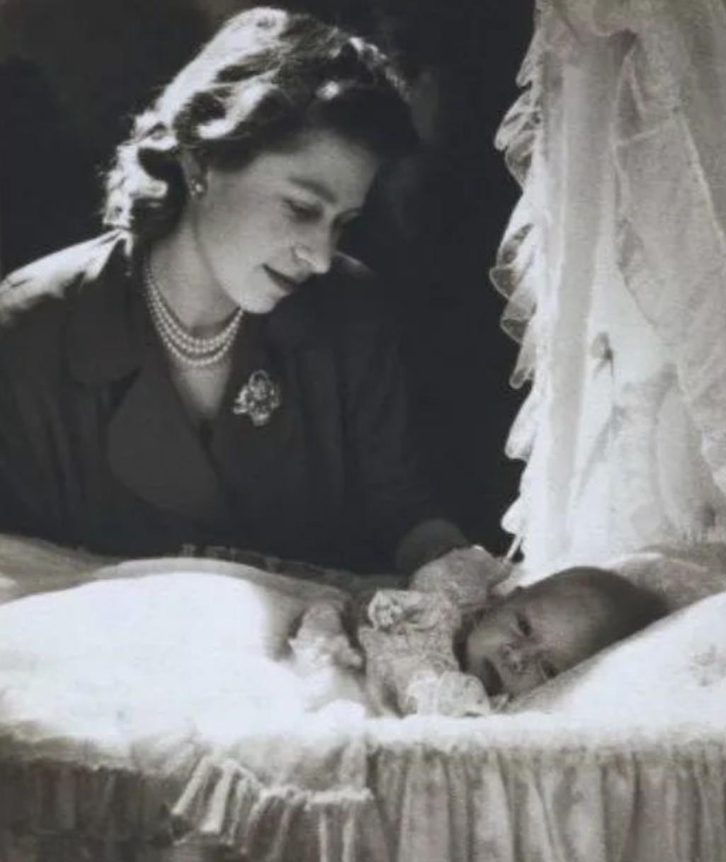 凯特王妃戴的伊丽莎白女王的胸针,伊丽莎白女王的胸针内涵