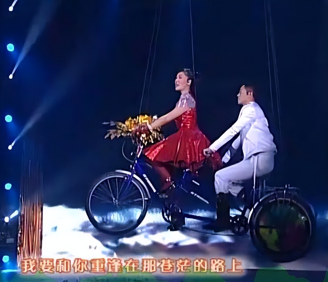 凤凰传奇曾毅和玲花现状,年后再看凤凰传奇曾毅玲花的境遇