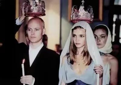 玛丽苏照进现实LV太子妃水果娜通过DNA找到失散多年的亲妹