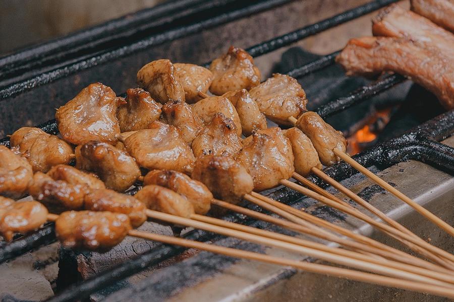 吃烧烤人生百味自己体会,烧烤带来的人间烟火气