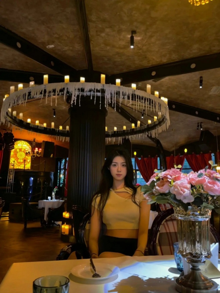 中国女篮王思雨照片好看一点的,徐杰和张茹王思雨身高啥关系