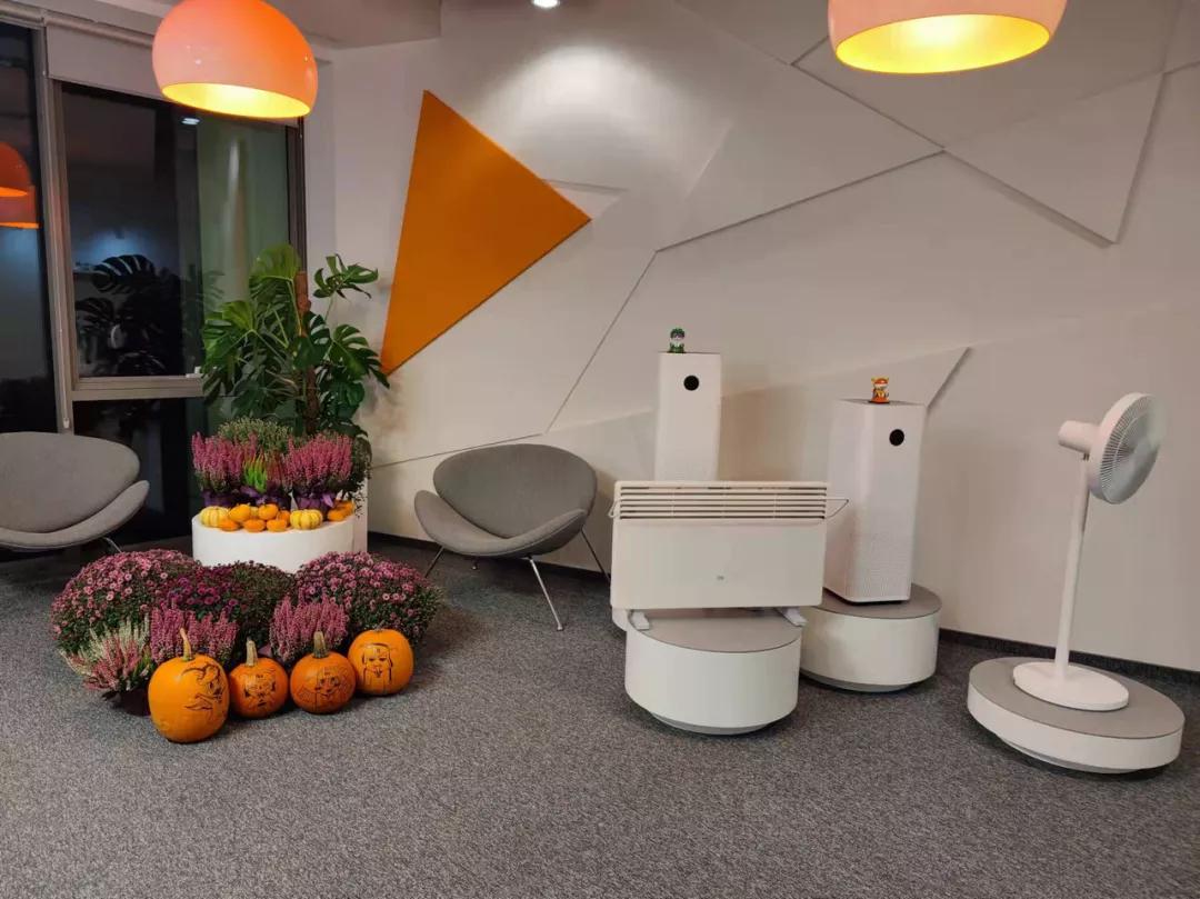 地球另一边的人们是倒着吗,地球另一侧的人不会掉下去吗