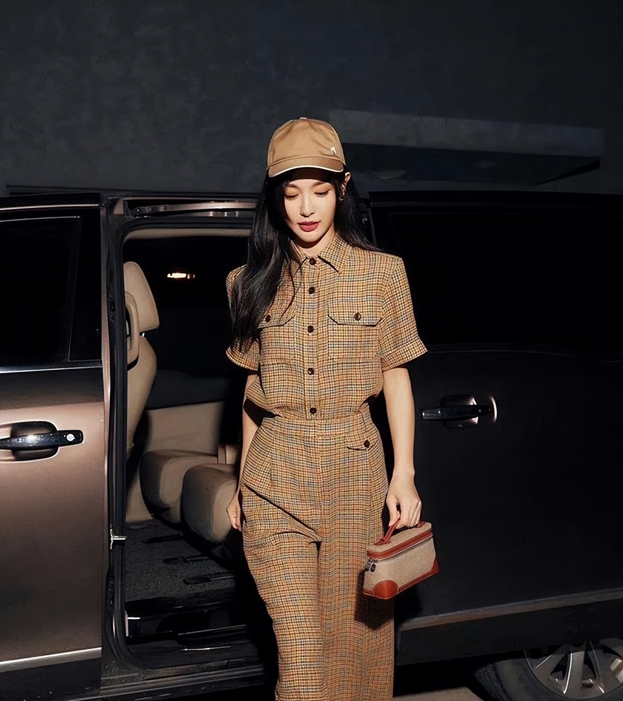 包包百搭老钱风,最近流行的10款包包