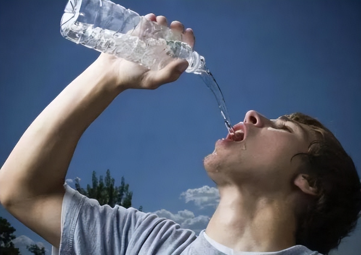 喝进去的水不排尿的症状,水喝多了不排尿吃什么药