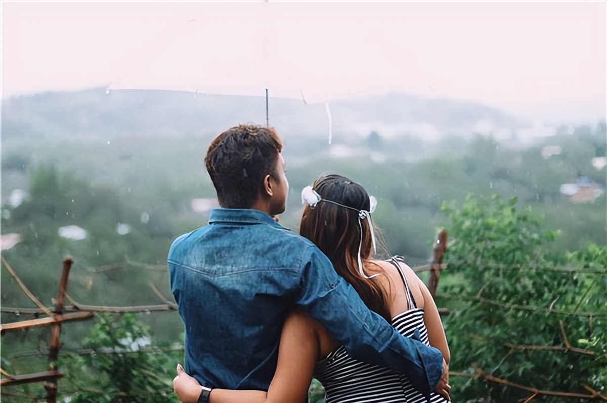 你喜欢的人但是他不喜欢你怎么办,自己喜欢的人他不喜欢你怎么办