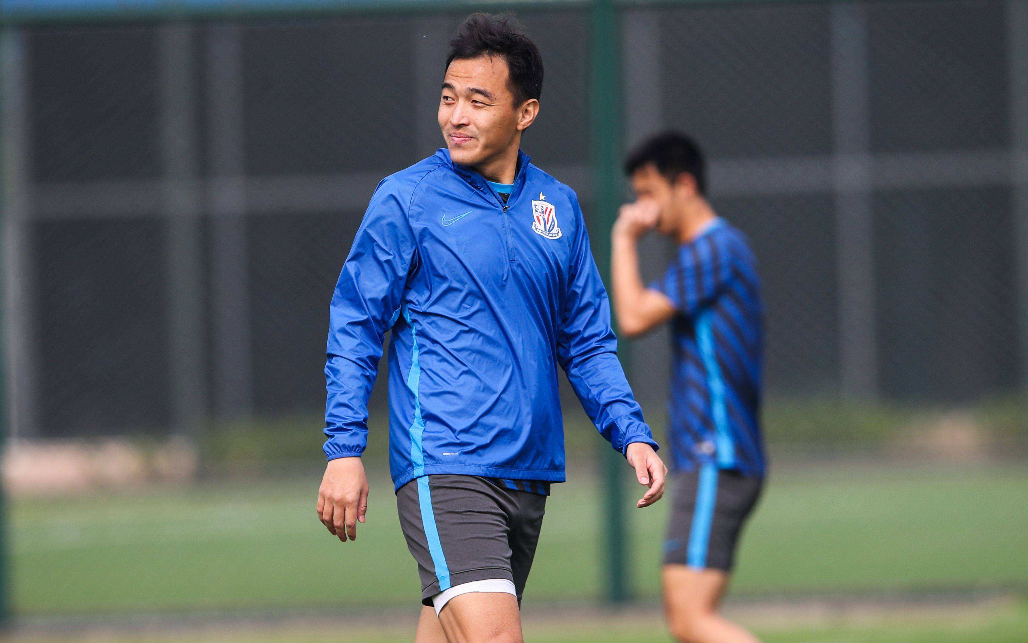 冯潇霆踢球怎么样,冯潇霆失误后无球可踢