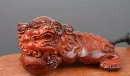 佛手雕件的寓意和象征,翡翠常见的雕件及寓意