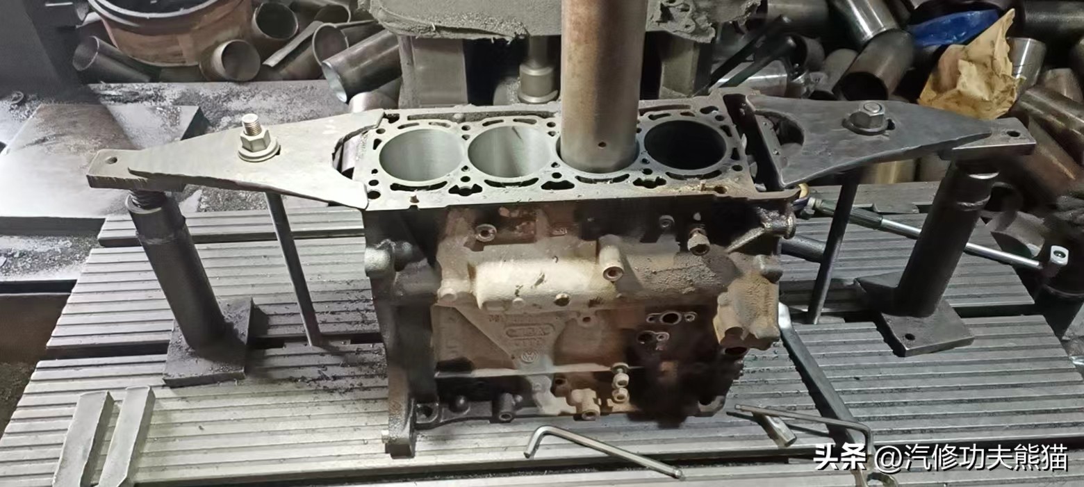 大众途观三百公里烧一升机油,途观3代发动机烧机油